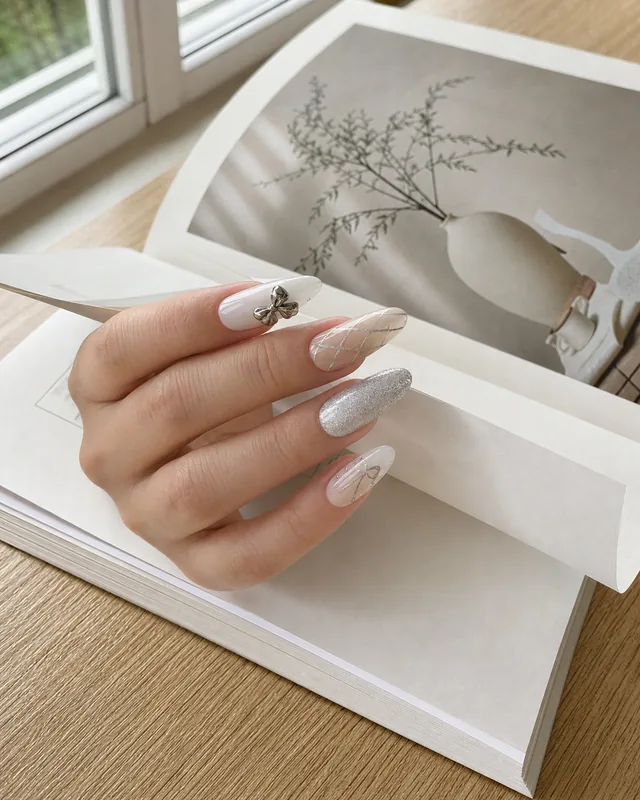 Studio Style WM0124 Press-On Nails worn on hand