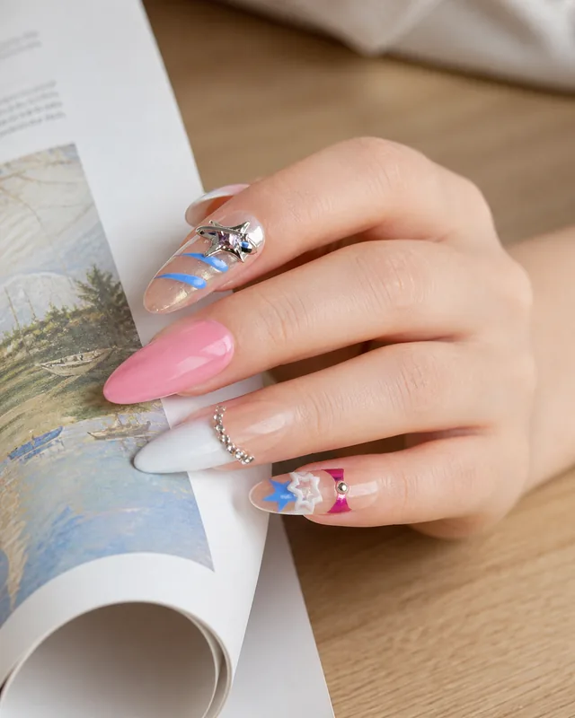 Studio Style WM0111 Press-On Nails worn on hand
