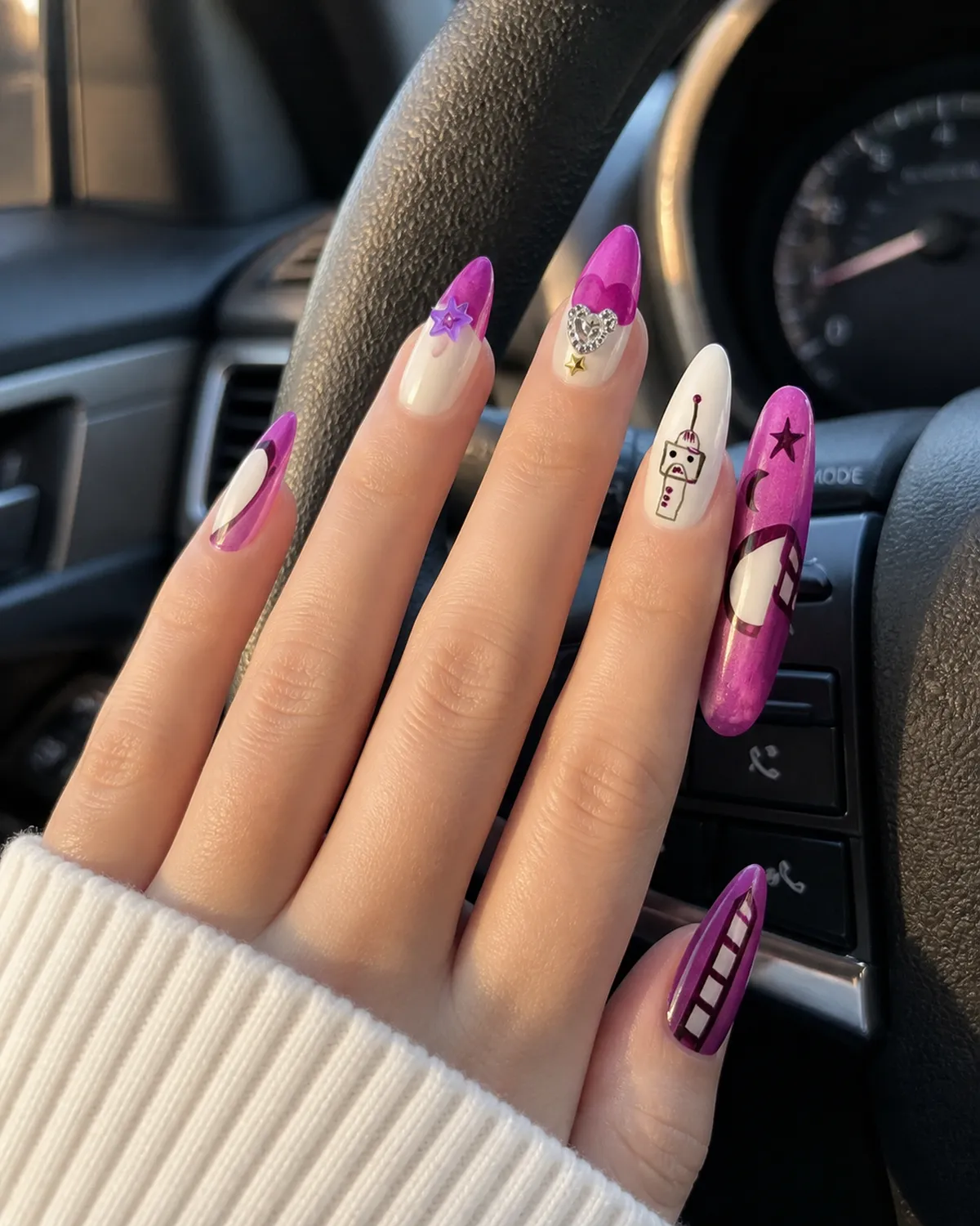Studio Style WM0100 Press-On Nails view 2