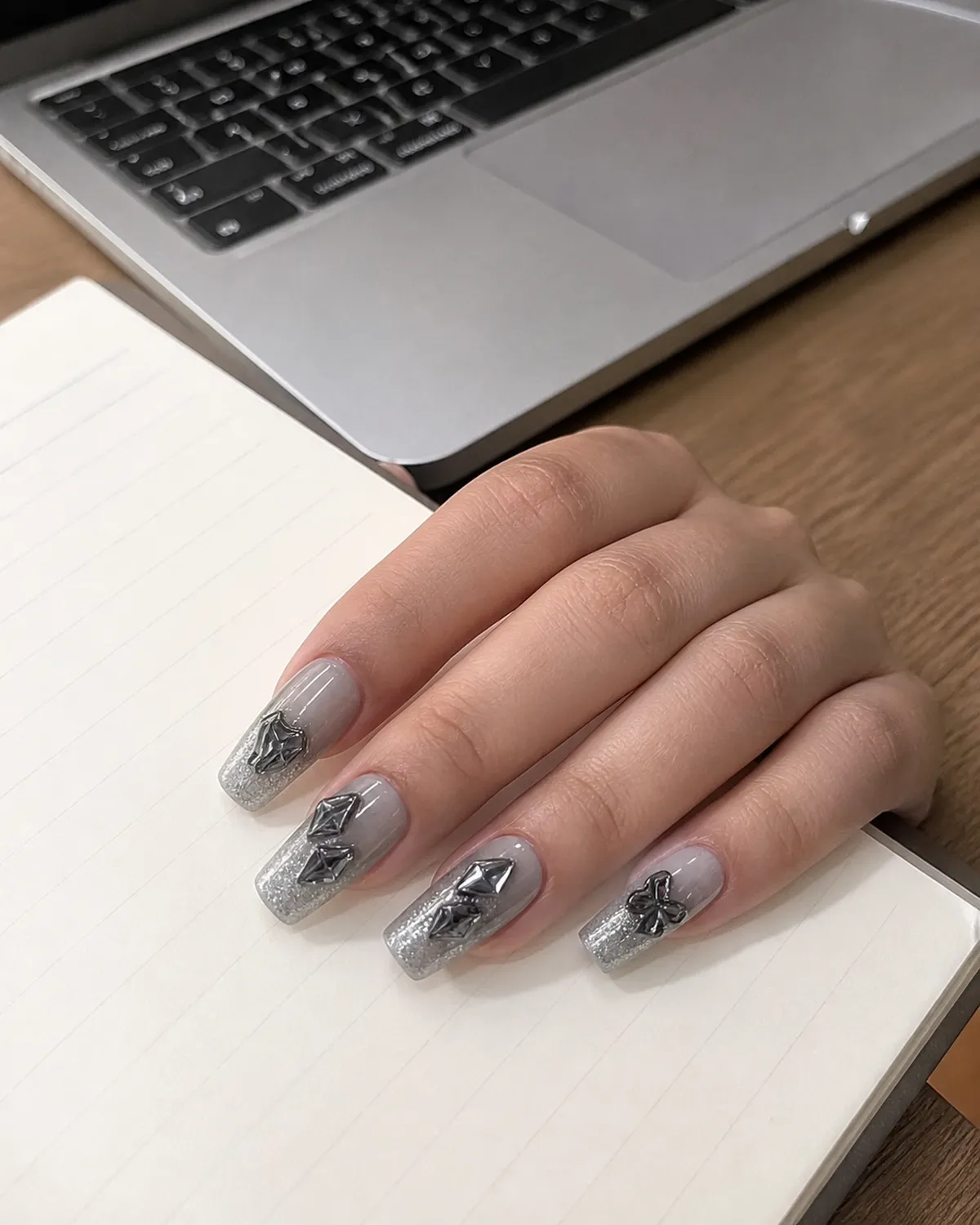 Noir Crystal Press-On Nails view 3