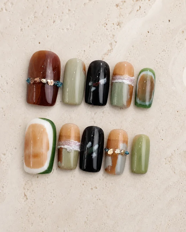 Dainty Floral Press-On Nails product photograph