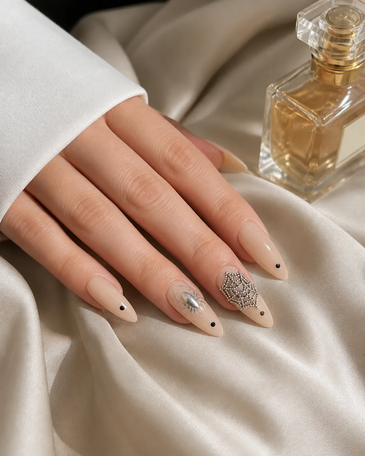Tangled Web Press-On Nails view 3